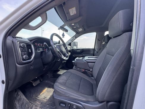 Used 2022 Chevrolet Silverado 3500 LT w/ Convenience Package image 9