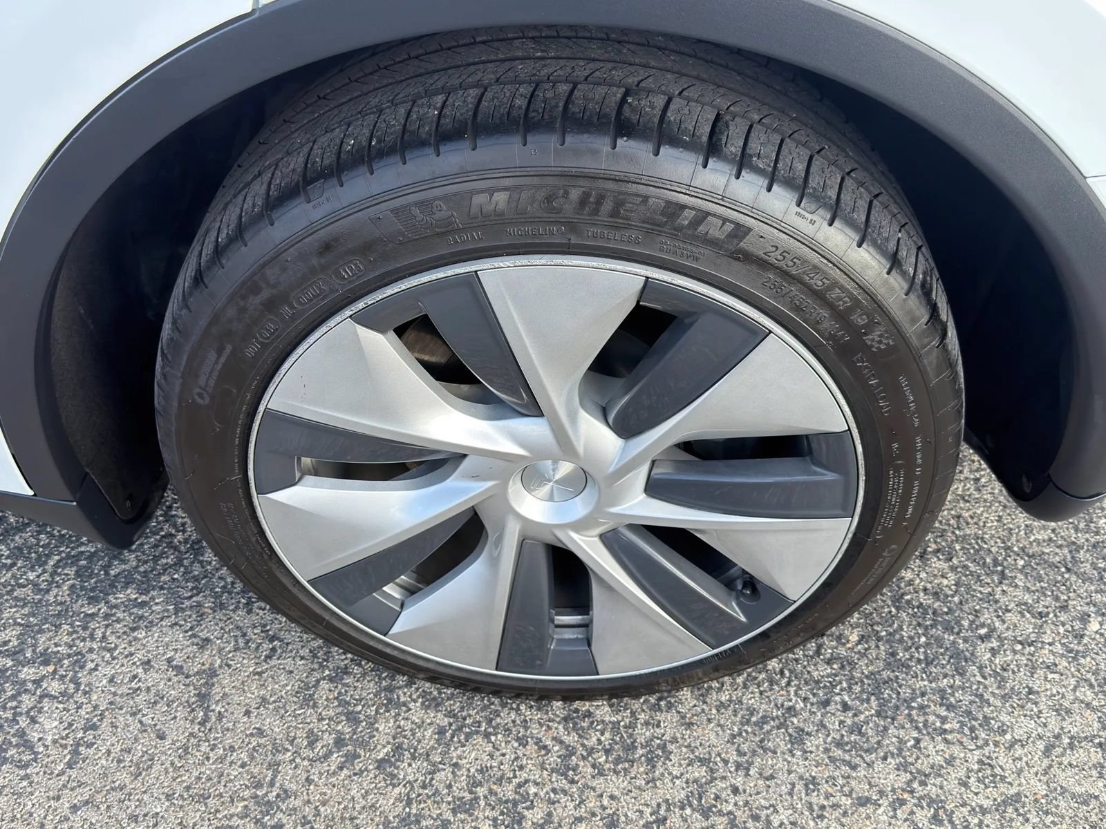 Used 2022 Tesla Model Y Long Range AWD/4WD image 11