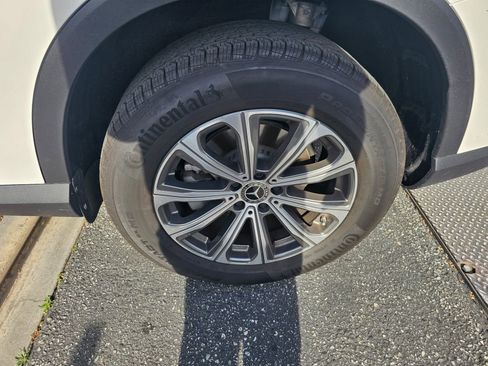 Used 2023 Mercedes-Benz GLC 300 image 15