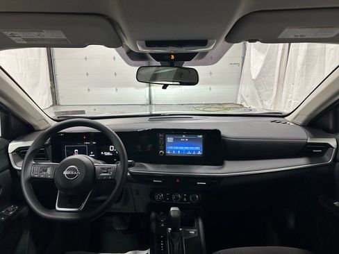 Used 2025 Nissan Kicks S AWD/4WD image 34