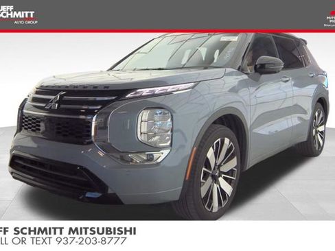 Used 2025 Mitsubishi Outlander SEL image 1