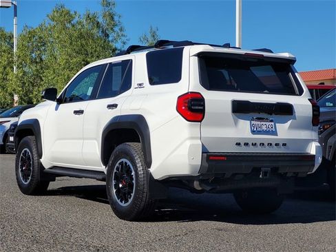 Certified 2025 Toyota 4Runner TRD Off-Road image 8