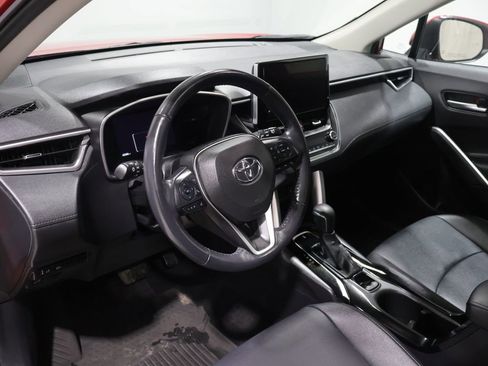 Used 2023 Toyota Corolla Cross XLE w/ Convenience Package AWD/4WD image 17