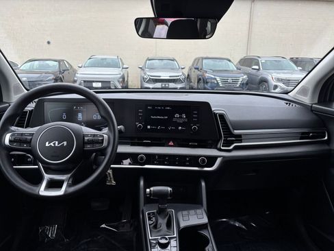 Used 2025 Kia Sportage LX FWD image 33