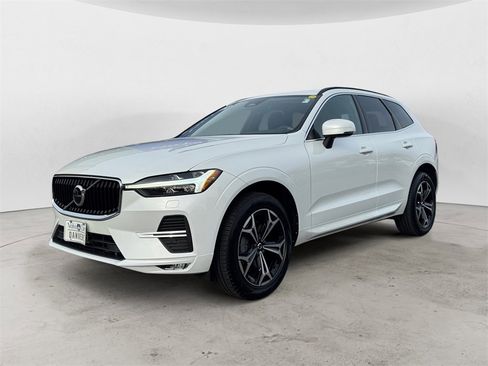 Certified 2022 Volvo XC60 B5 Momentum w/ Climate Package image 2