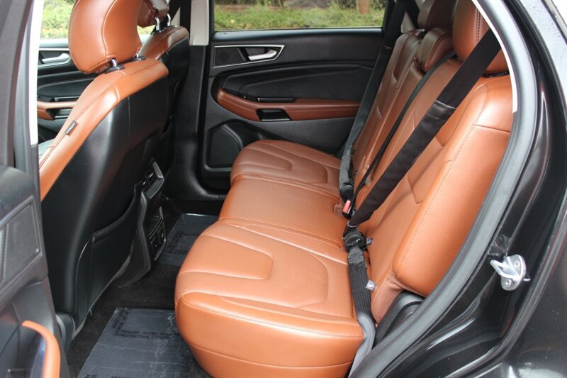 Used 2015 Ford Edge Titanium w/ Equipment Group 302A AWD/4WD image 13
