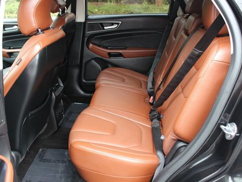 Used 2015 Ford Edge Titanium w/ Equipment Group 302A AWD/4WD image 13