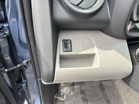 Used 2012 Toyota RAV4 4WD w/ Value Pkg image 29