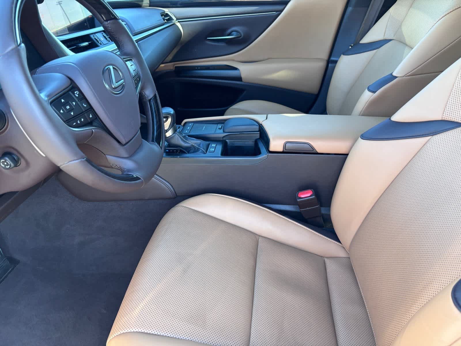 Used 2019 Lexus ES 300h w/ Premium Package FWD image 17