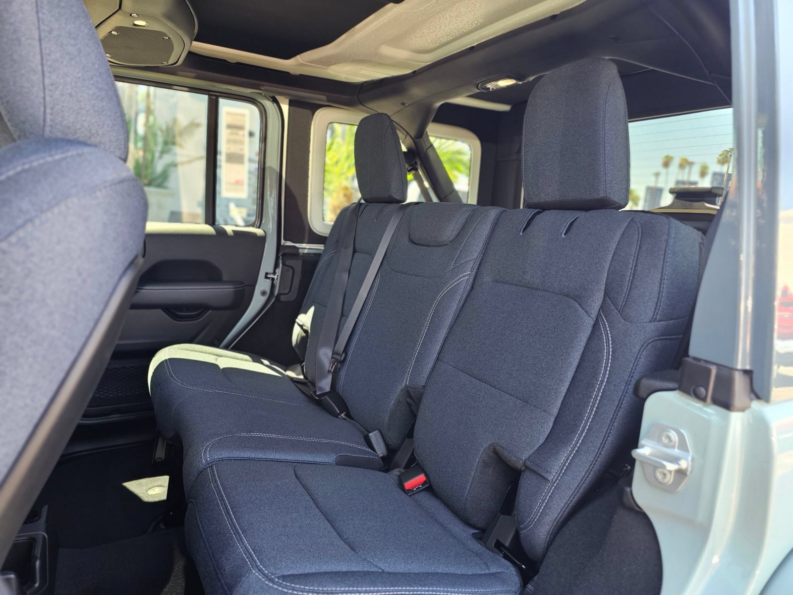 New 2026 Jeep Wrangler Unlimited Rubicon w/ Rockslide Package AWD/4WD image 28