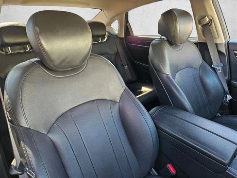 Used 2018 Genesis G80 3.8 RWD image 14