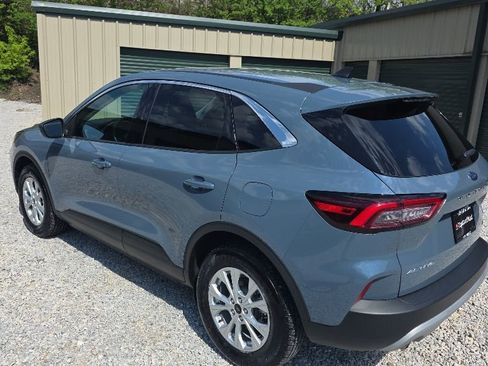 Used 2023 Ford Escape Active image 4