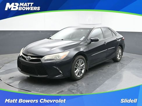 Used 2015 Toyota Camry SE image 1