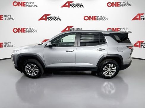 Used 2025 Chevrolet Equinox LT FWD image 4