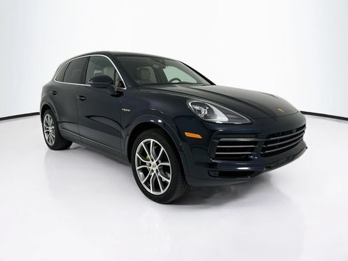 Certified 2023 Porsche Cayenne AWD/4WD image 9