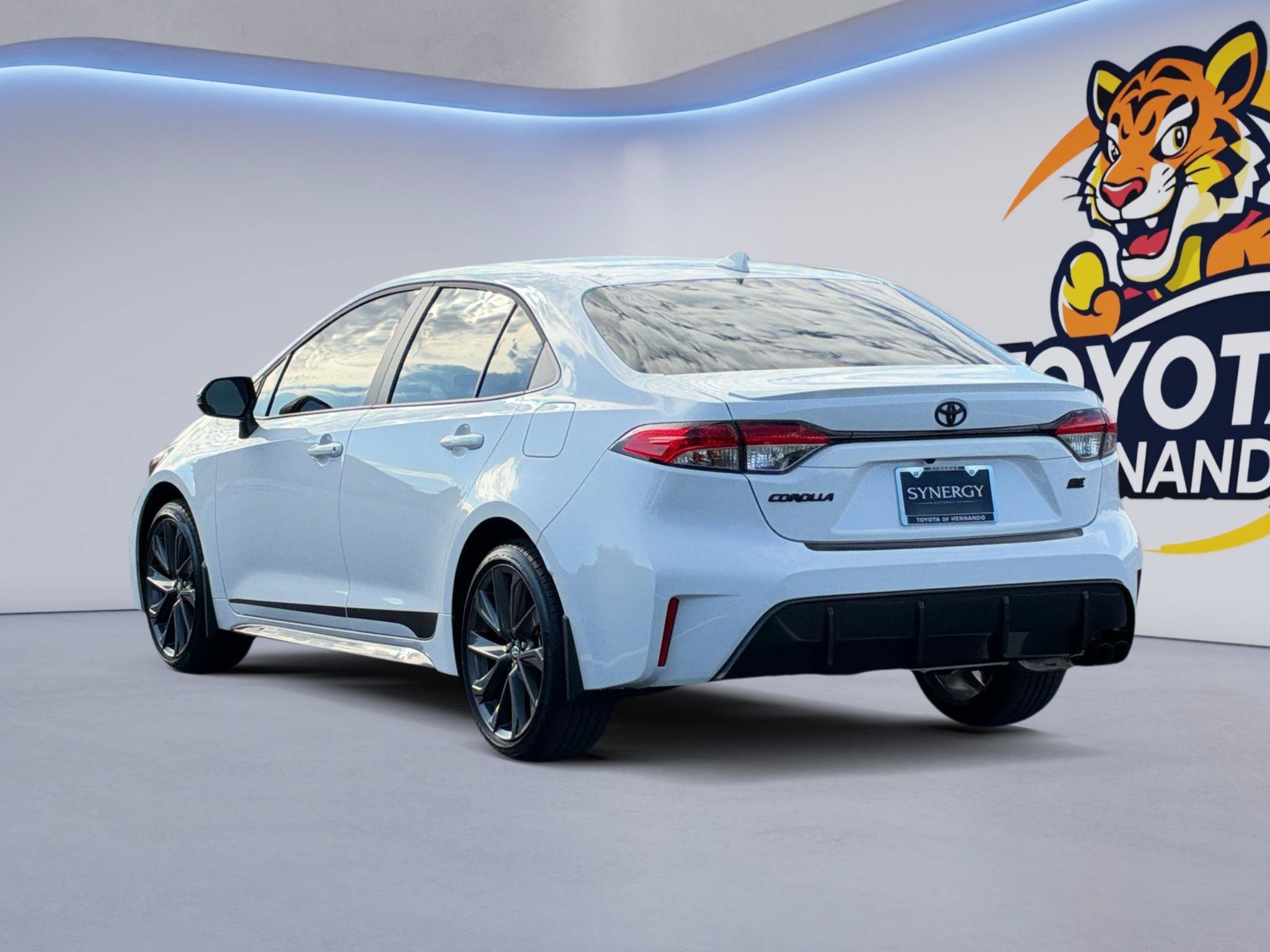 Used 2027 Toyota Corolla SE FWD image 8