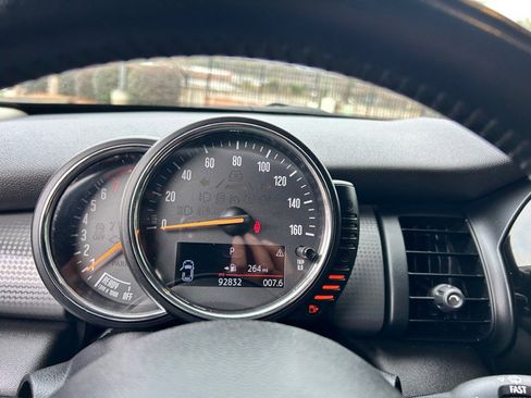 Used 2017 MINI Cooper 2-Door Hardtop image 23