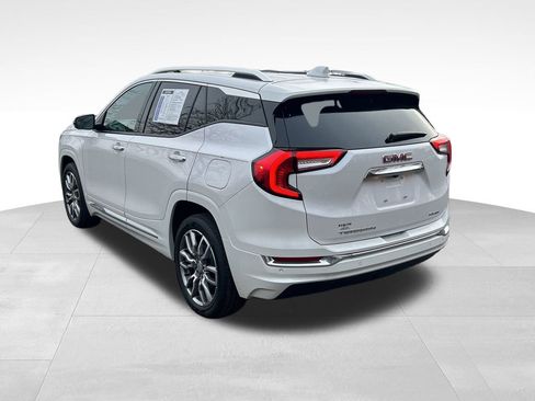 Used 2022 GMC Terrain Denali image 3