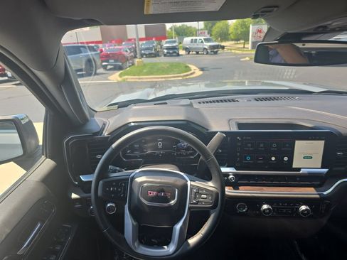 Certified 2024 GMC Sierra 1500 SLT AWD/4WD image 15