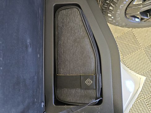 Used 2023 Rivian R1T Adventure image 32