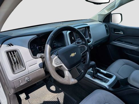 Used 2016 Chevrolet Colorado LT w/ LT Convenience Package RWD image 9
