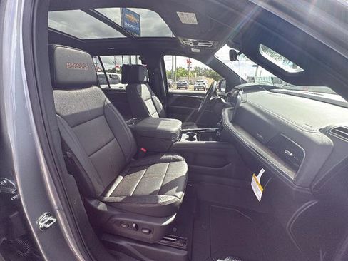 New 2026 Chevrolet Suburban High Country AWD/4WD image 14
