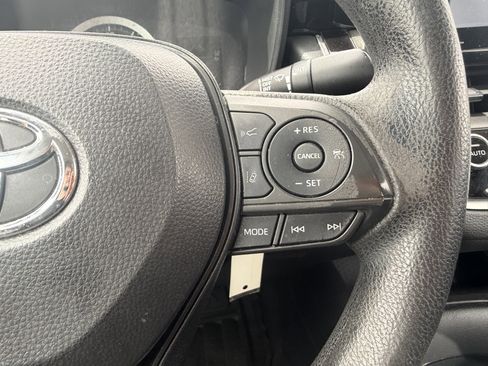 Used 2022 Toyota Corolla LE FWD image 11