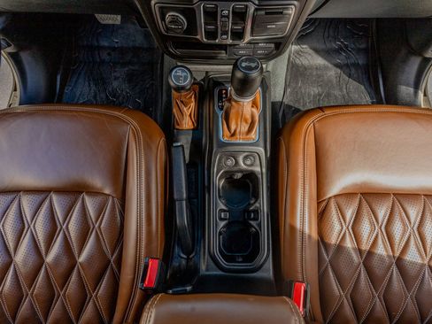 Used 2022 Jeep Wrangler Unlimited Sport w/ Sun And Sound Package AWD/4WD image 28