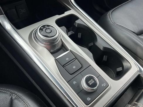 Certified 2020 Ford Explorer XLT w/ Equipment Group 202A AWD/4WD image 25