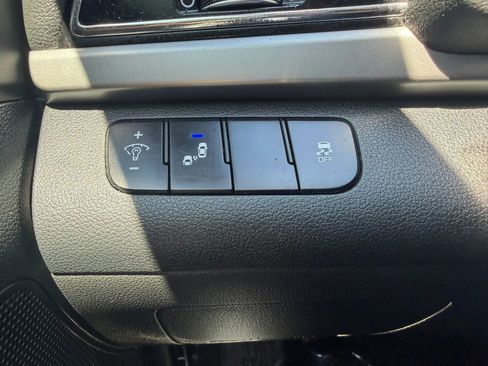 Used 2018 Hyundai Elantra Value Edition FWD image 21