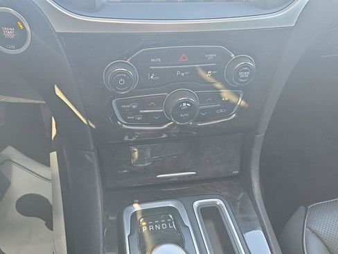Used 2018 Chrysler 300 Limited w/ Safetytec Plus Group image 20