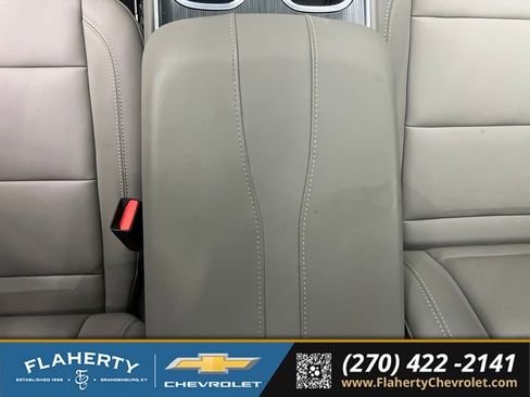 Used 2026 GMC Acadia Elevation w/ Elevation Premium Package FWD image 32