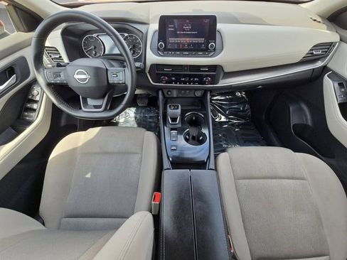 Certified 2025 Nissan Rogue SV FWD image 20