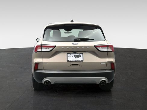 Used 2020 Ford Escape SE FWD image 3