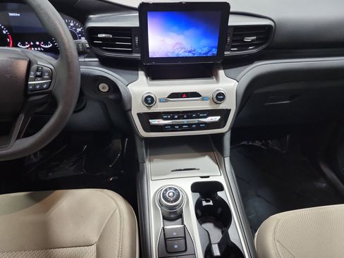 Used 2024 Ford Explorer 4WD image 12