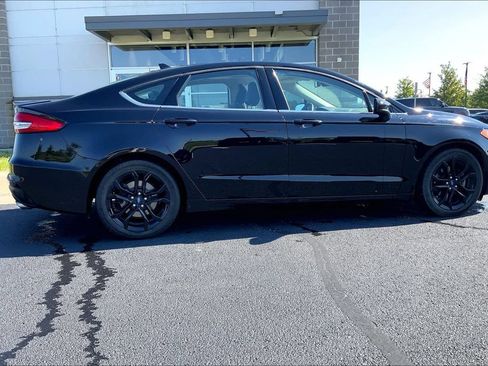 Used 2020 Ford Fusion SE w/ Equipment Group 151A FWD image 6