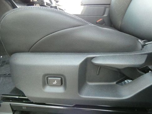 Used 2025 Toyota Tacoma TRD Sport image 57