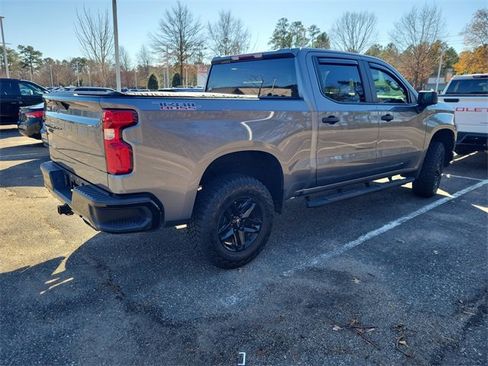 Used 2020 Chevrolet Silverado 1500 Custom Trail Boss w/ Custom Convenience Package image 3