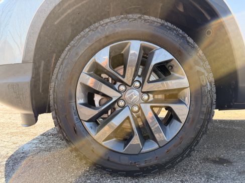 Certified 2025 Honda Ridgeline Sport image 9
