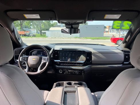 Used 2023 Chevrolet Silverado 1500 LT AWD/4WD image 22