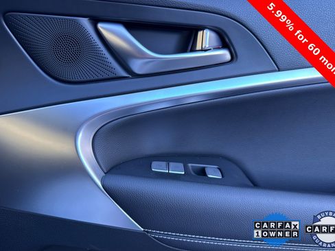 Used 2025 Genesis G70 2.5T image 18