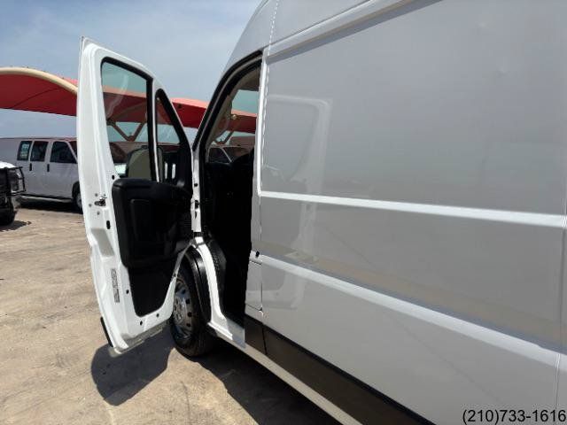 Used 2023 RAM ProMaster 2500 FWD image 13