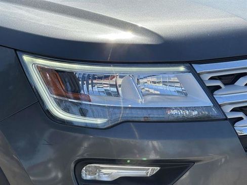 Used 2019 Ford Explorer XLT w/ Equipment Group 202A AWD/4WD image 29