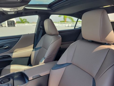 Certified 2025 Lexus ES 350 w/ Premium Package FWD image 20