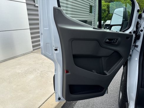 New 2026 Ford Transit 150 148 Medium Roof RWD image 24