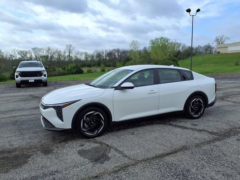 Used 2025 Kia K4 EX FWD image 32