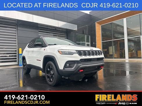 Used 2023 Jeep Compass Trailhawk w/ Trailhawk Elite Group AWD/4WD image 1