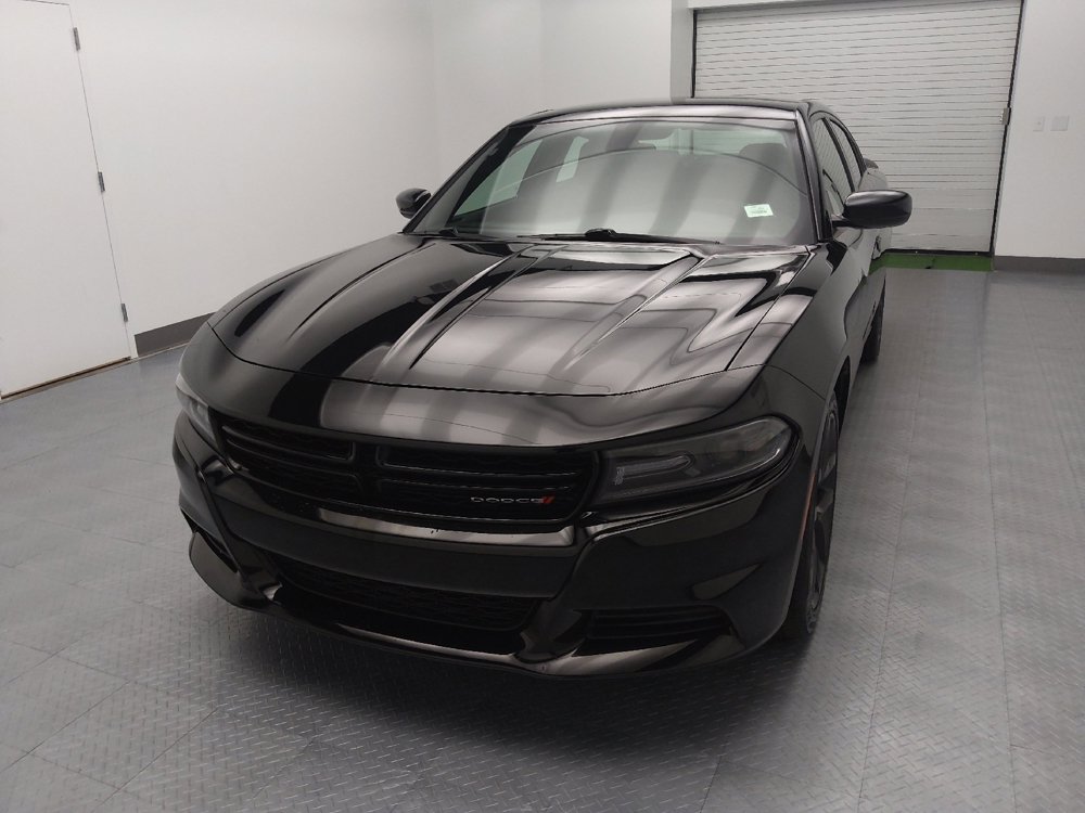 Used 2021 Dodge Charger SXT w/ Blacktop Package RWD image 15