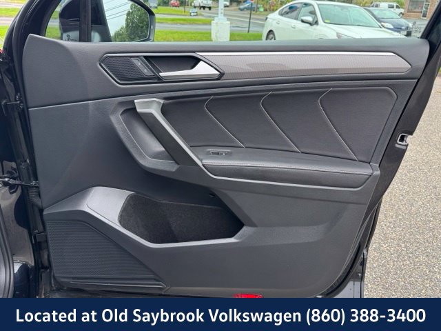 Certified 2024 Volkswagen Tiguan SE R-Line AWD/4WD image 31