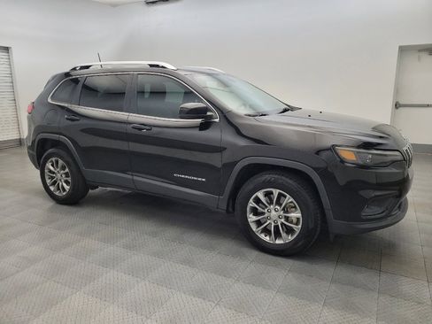 Used 2019 Jeep Cherokee Latitude Plus w/ Trailer Tow Group AWD/4WD image 11